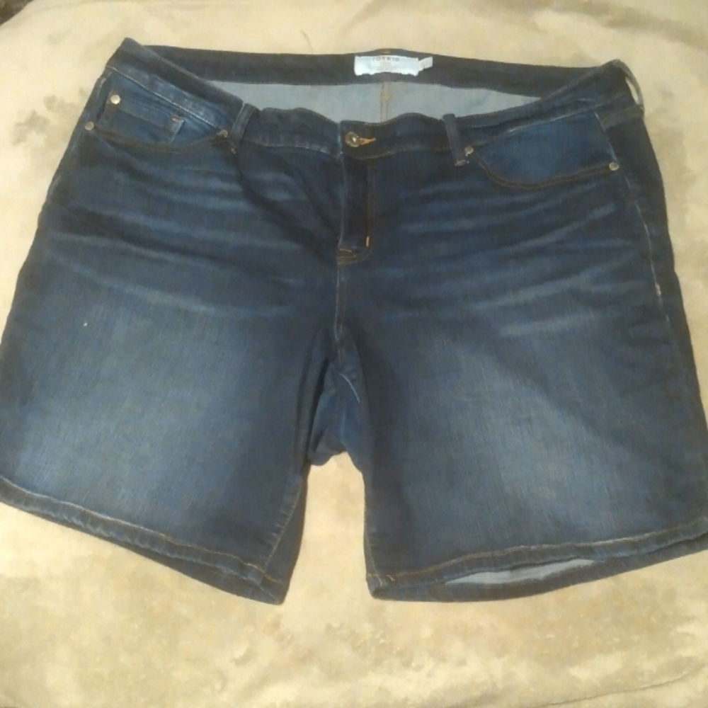 Torrid Jean Shorts women's size 22